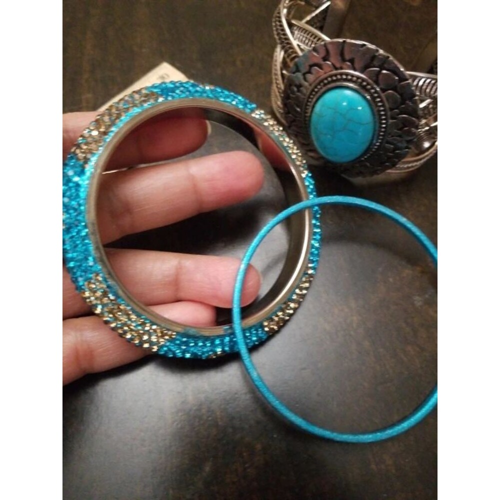 Turquoise colored bracelets - Picture 6 of 7
